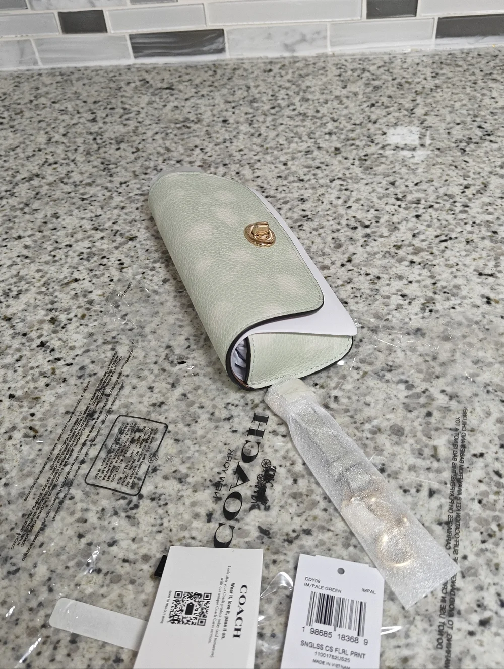 Coach Sunglasses Case With Floral Print (Gold, green) - Picture 5 of 8